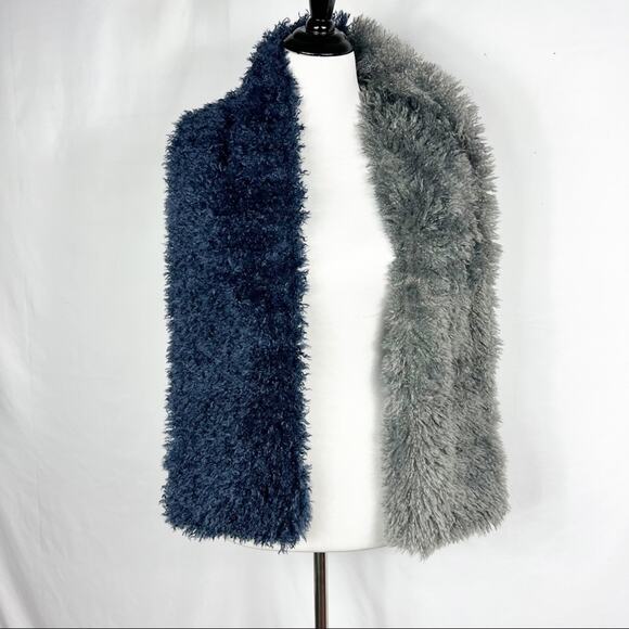 ANTHROPOLOGIE Fluffy Colorblocked Scarf Navy NWT - Picture 3 of 7
